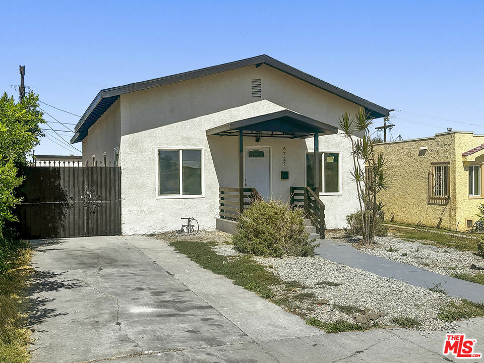 Property Photo:  6727 2nd Avenue  CA 90043 