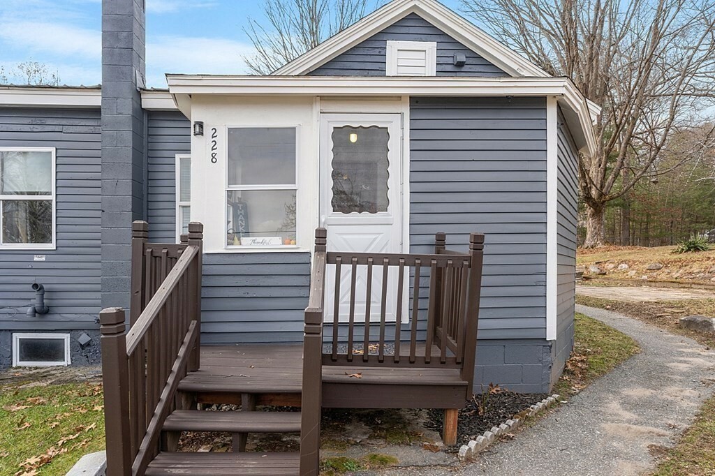 Property Photo:  228 Lakeview  MA 01879 