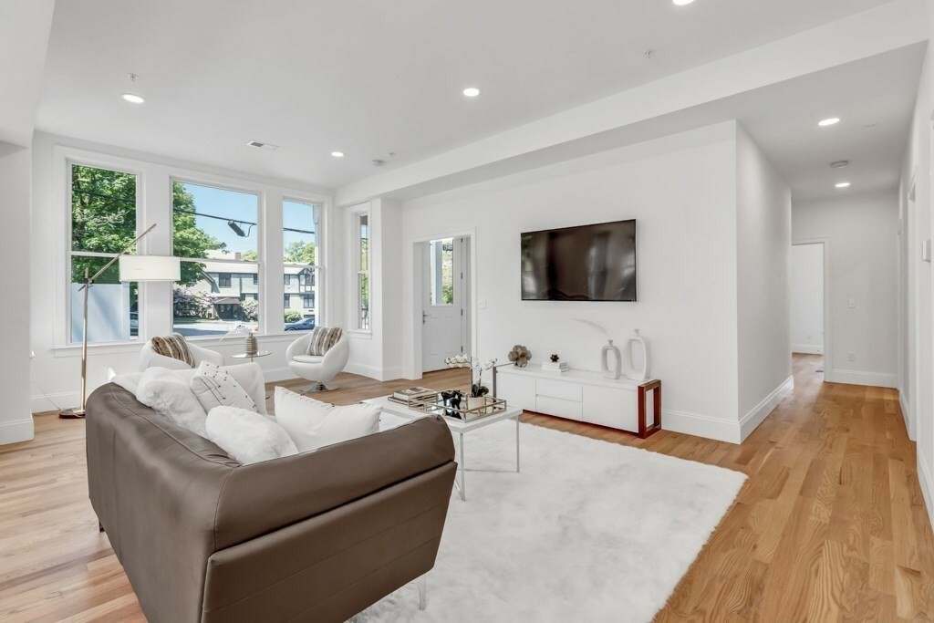 Property Photo:  68 Chestnut Street 1  MA 02465 