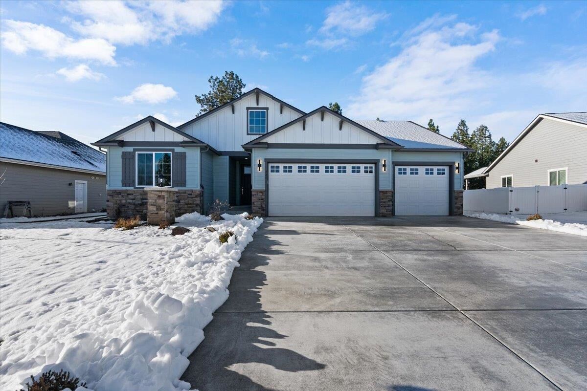 Property Photo:  925 N High Desert Dr  WA 99006 