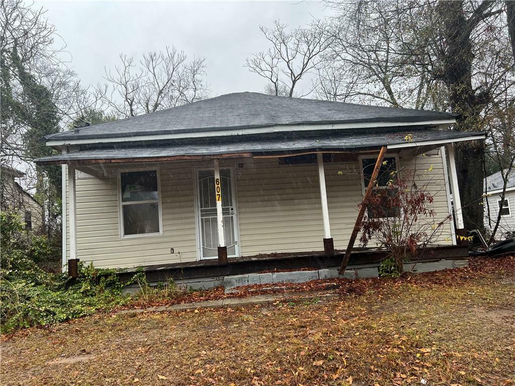 Property Photo:  607 E Solomon Street  GA 30223 