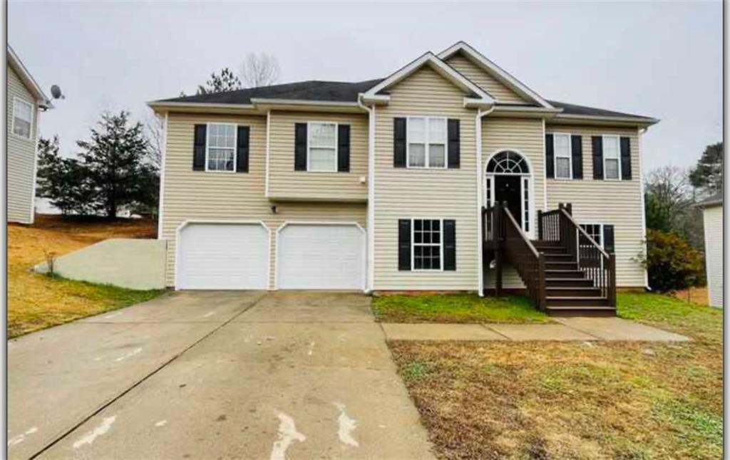 Property Photo: 6245 Queensdale Drive GA 30135