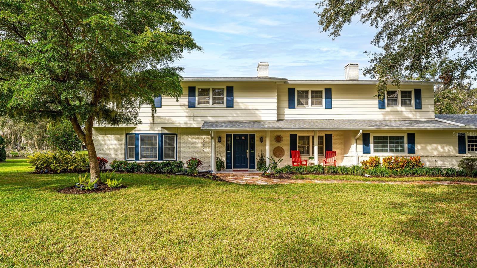 Property Photo: 3556 E Forest Lake Drive FL 34232