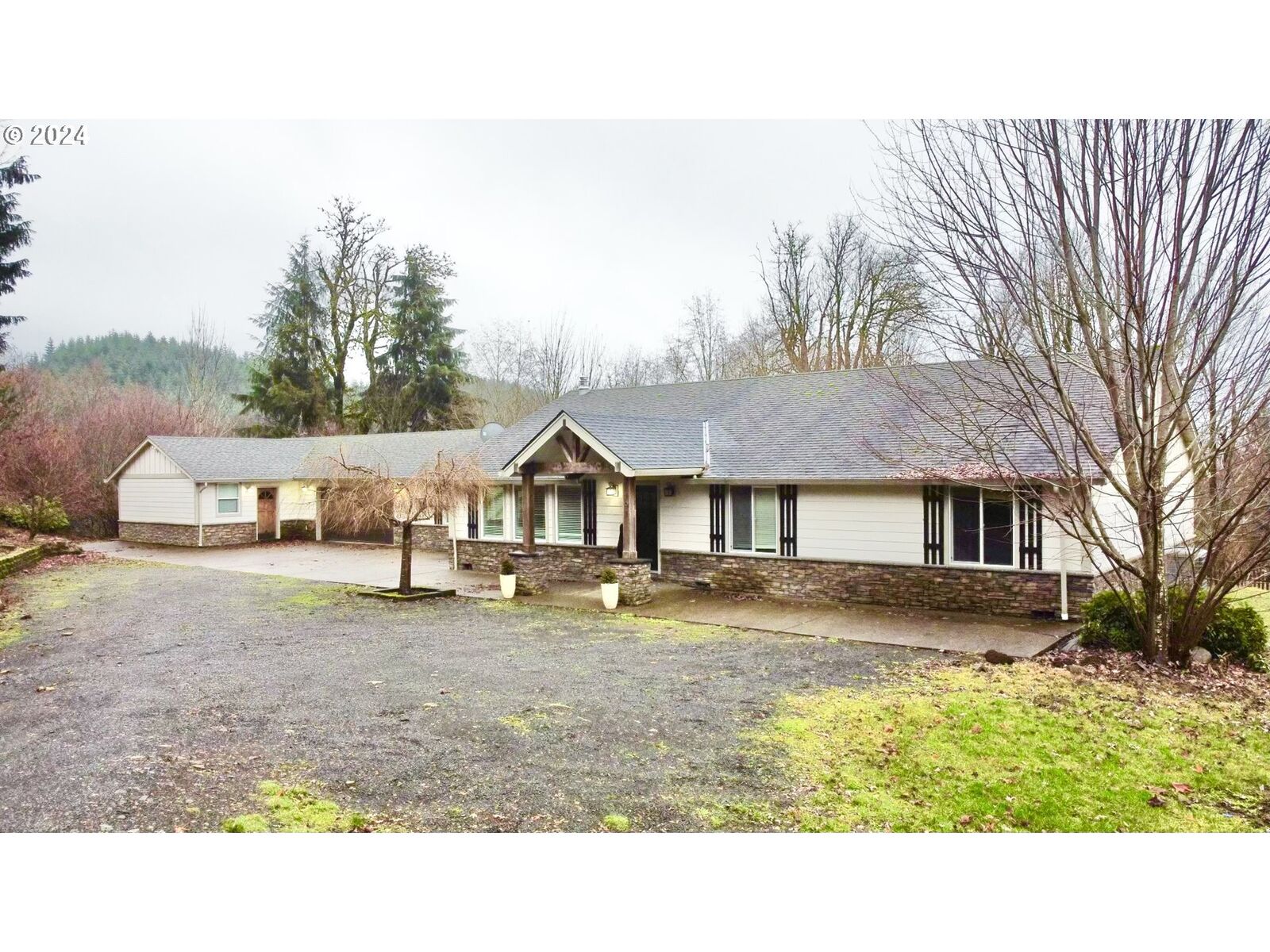 Property Photo:  191 Bunting Dr  WA 98603 