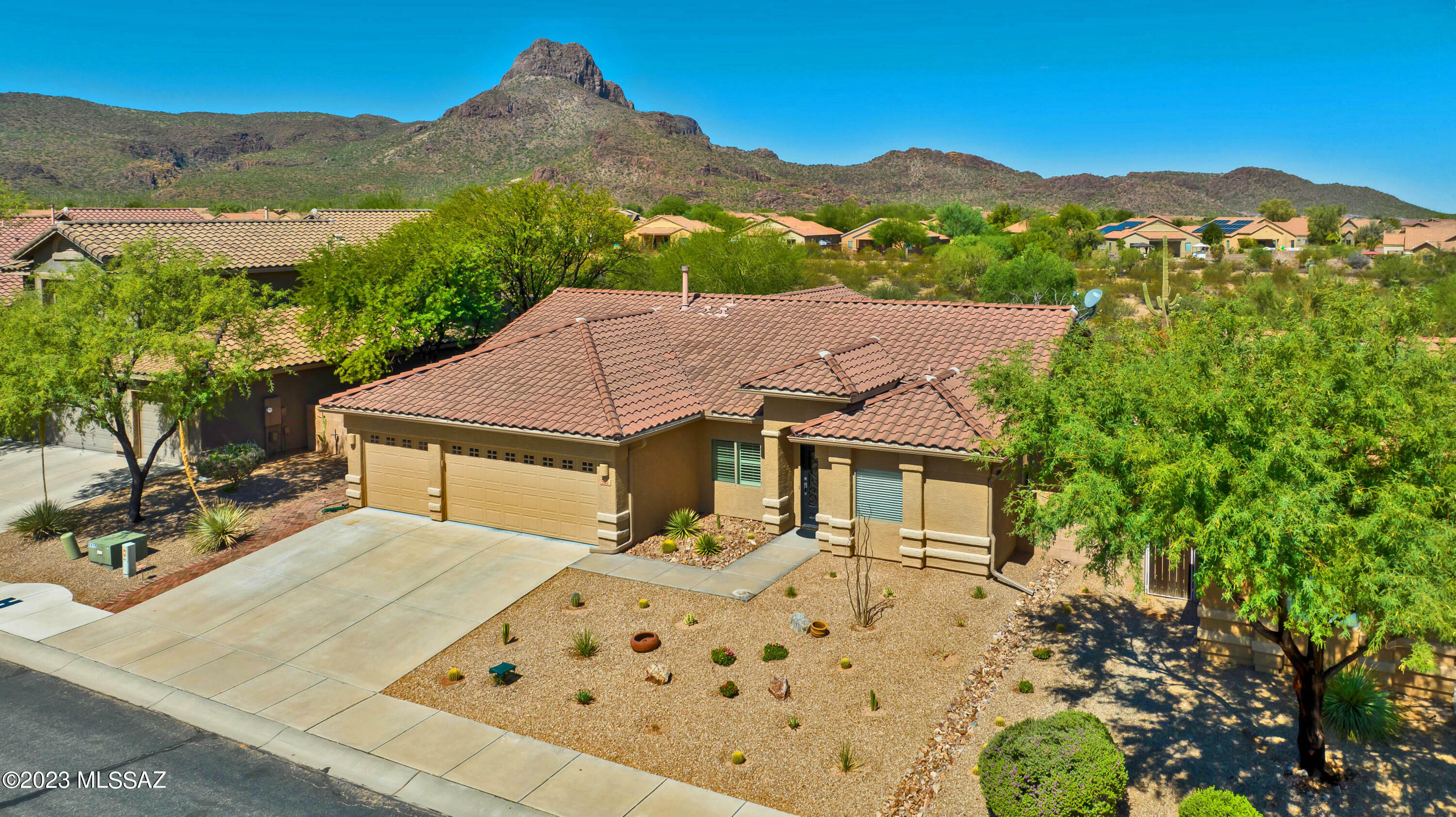 7961 N Lime Star Drive  Tucson AZ 85743 photo