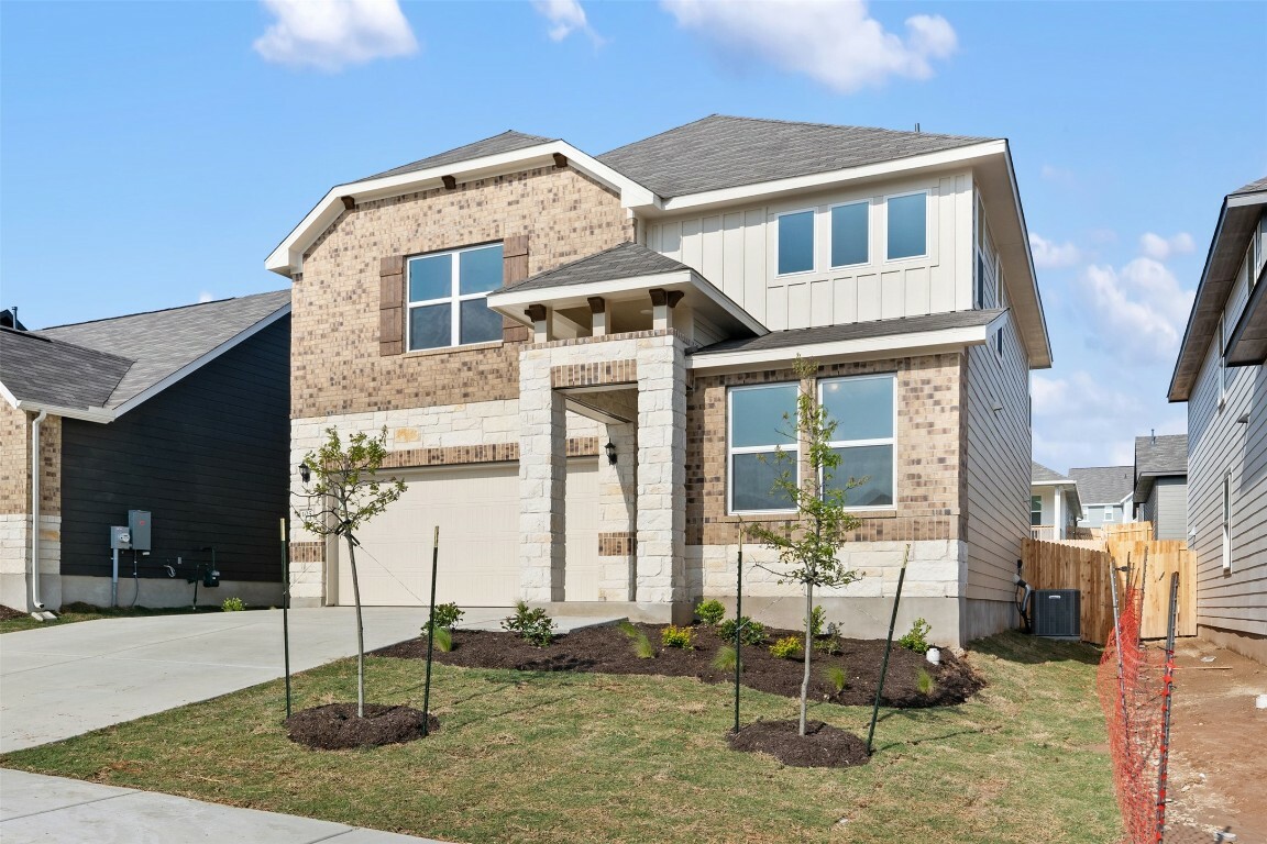 Property Photo: 105 Pinyon Pine Pass TX 78634