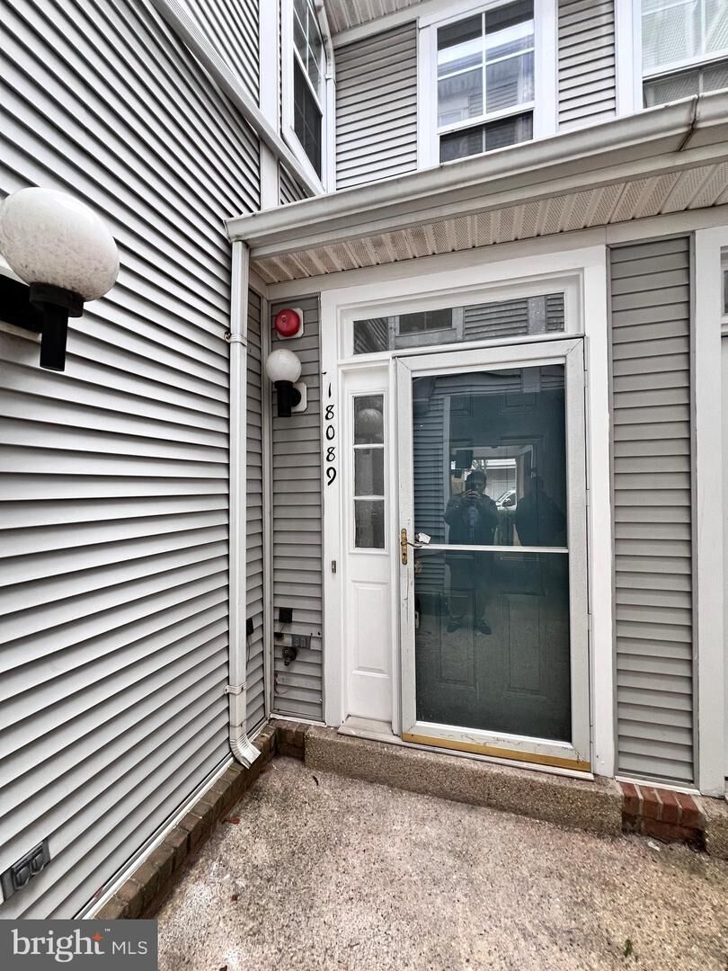 Property Photo:  18089 Royal Bonnet  MD 20886 