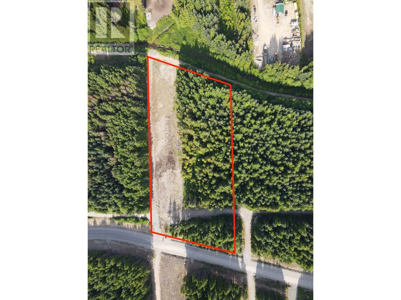 Photo de la propriété:  323 Loganberry Avenue  BC V8C 0B6 