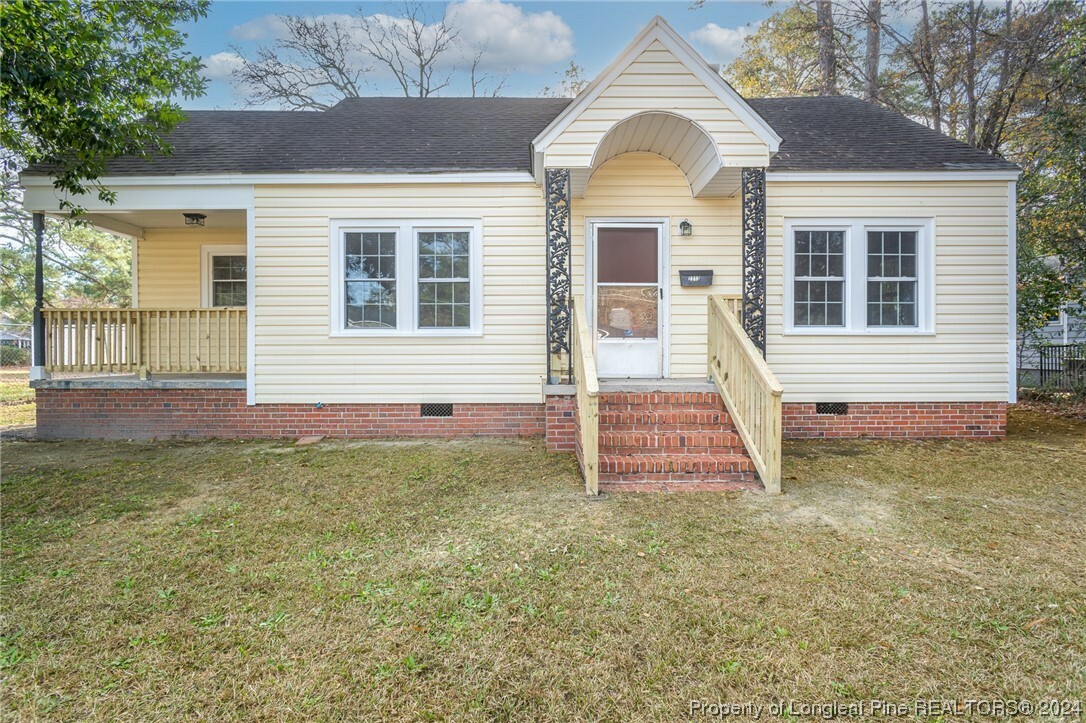 Property Photo:  2213 Bragg Boulevard  NC 28303 