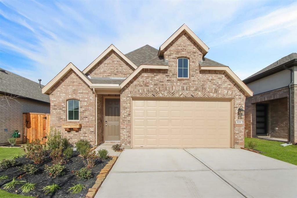 Property Photo: 820 Sendero Trail TX 77304