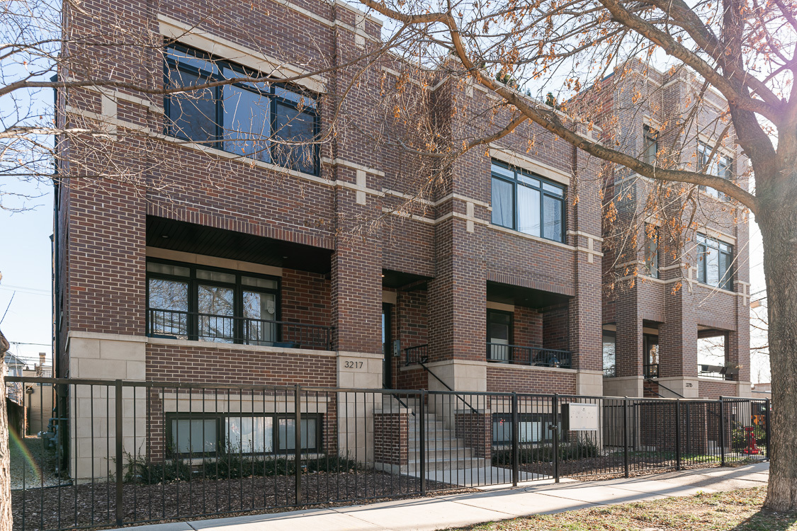 Property Photo: 3217 N Troy Street 2N IL 60618