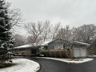 Property Photo:  27 Sheffield Lane  IL 60523 