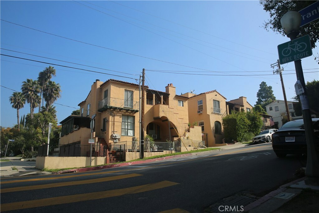 Property Photo:  4253 Franklin Avenue  CA 90027 