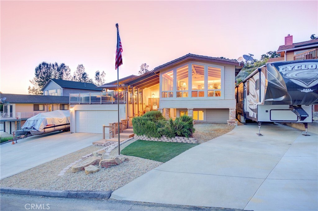 Property Photo:  2594 Shoreline Road  CA 93426 