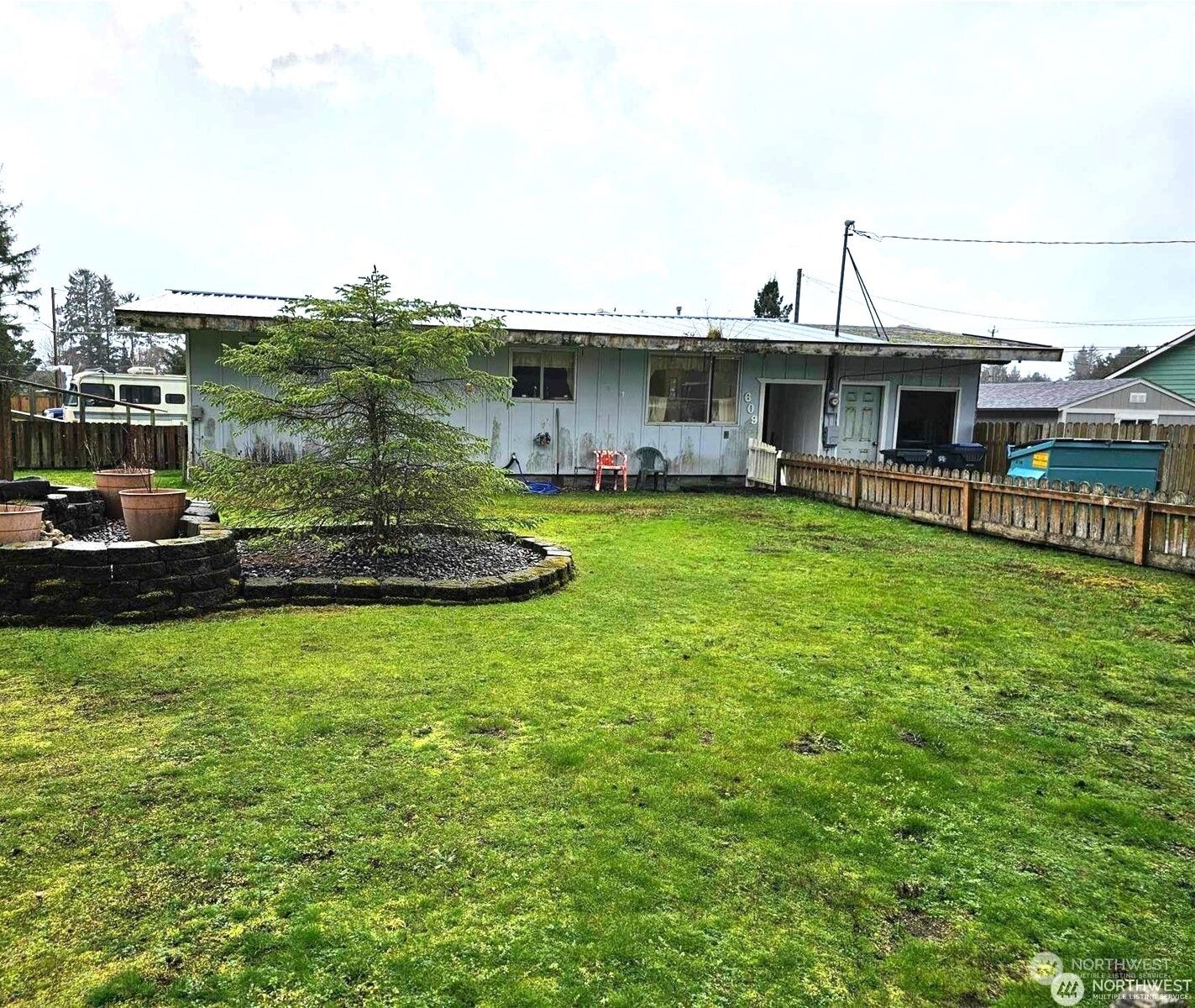Property Photo: 609 W Pacific Avenue WA 98595