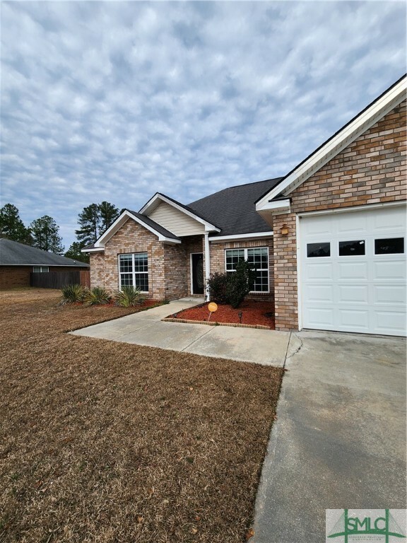 Property Photo:  122 Pulaski St Street  GA 31313 