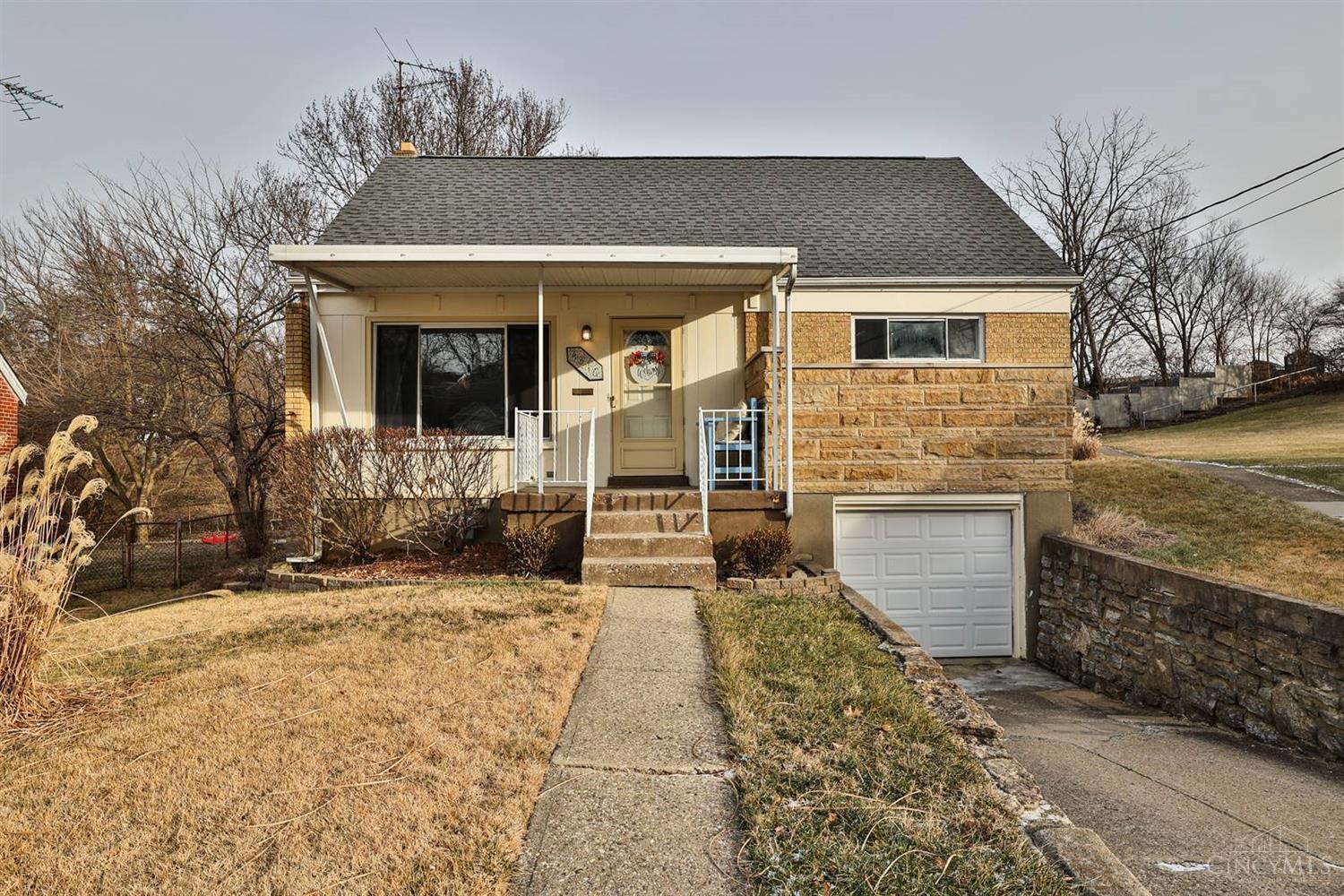 Property Photo: 4316 Dalehurst Drive OH 45211