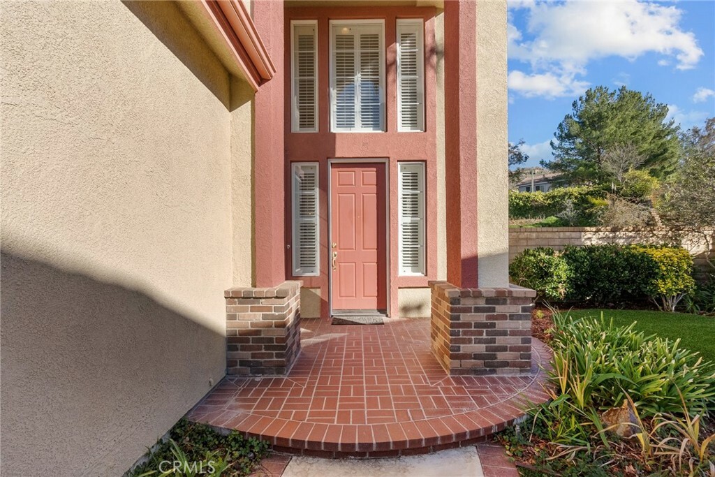 Property Photo:  23300 Summerglen Place  CA 91354 