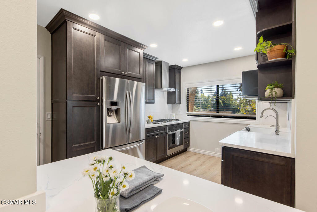 Property Photo: 107 McAfee Court CA 91360