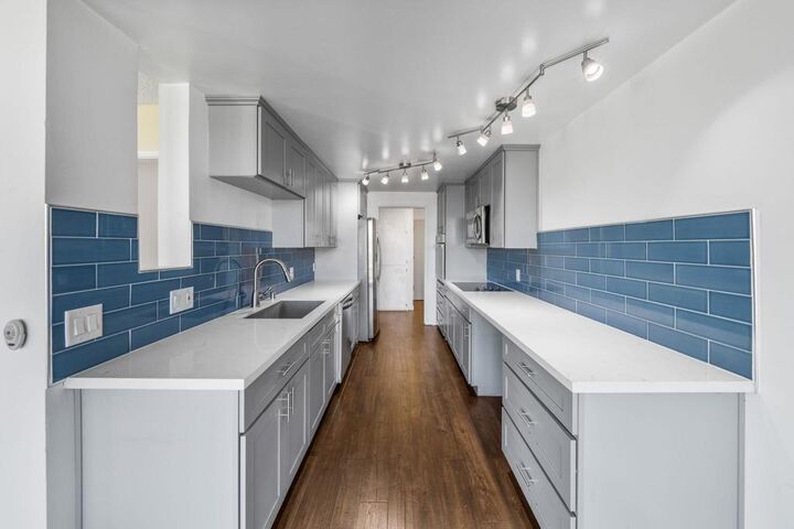 Property Photo:  2055 E Broadway 307  CA 90803 