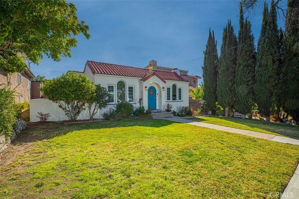 Property Photo:  930 E Olive Avenue  CA 91501 