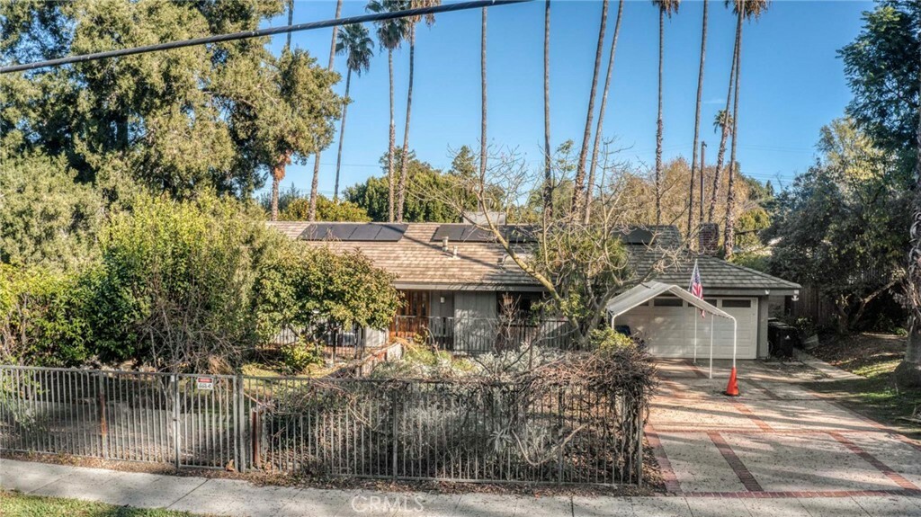 Property Photo:  5200 Oakdale Avenue  CA 91364 