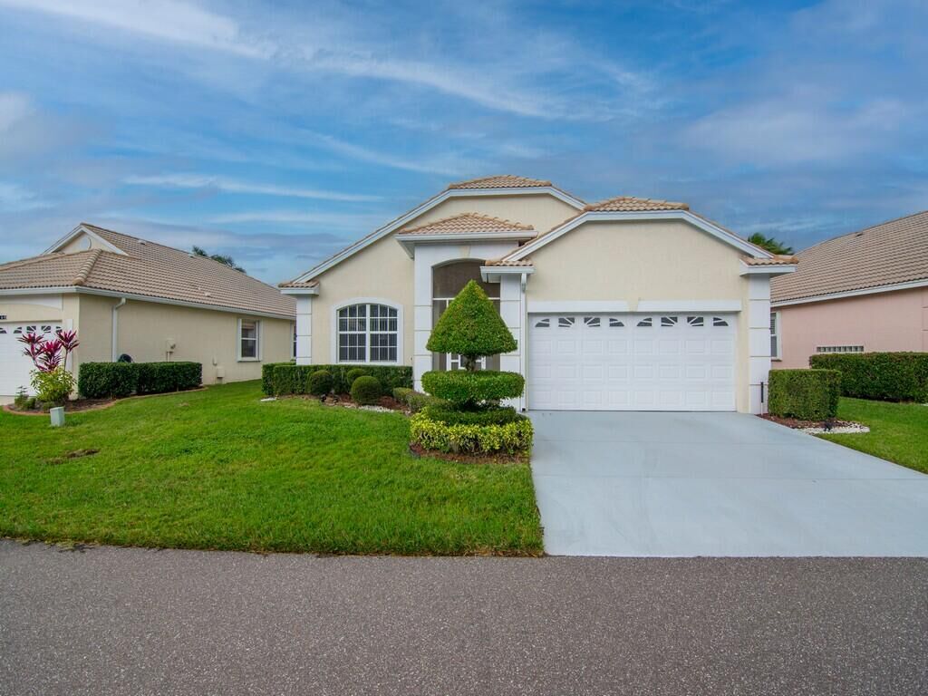 Property Photo:  867 NW Sorrento Lane  FL 34986 