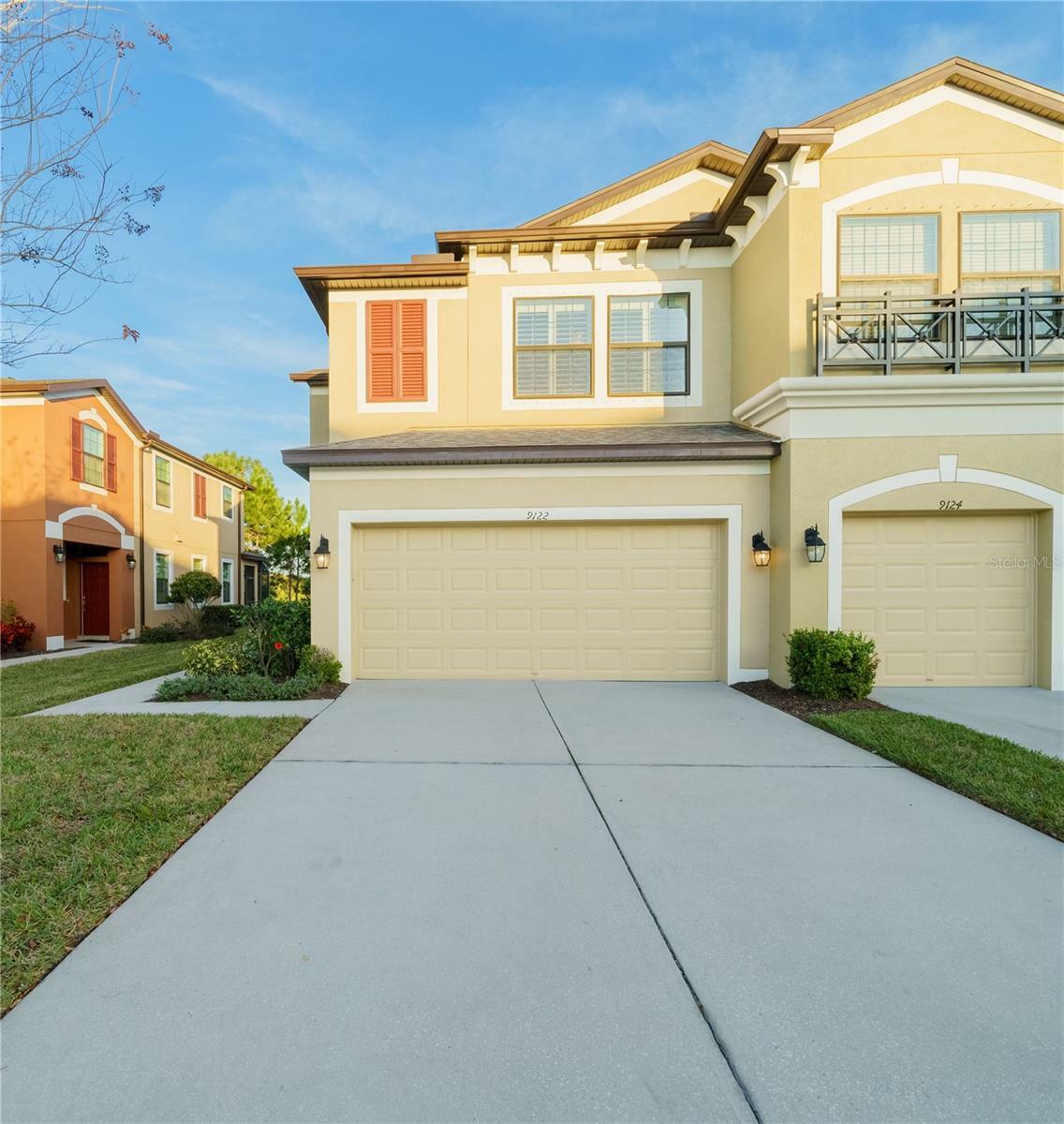 Property Photo:  9122 Fox Sparrow Road  FL 33626 