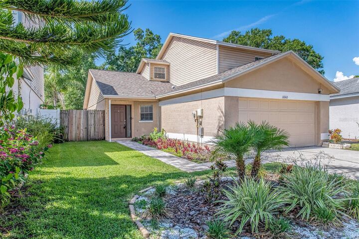 Property Photo: 11642 Hidden Hollow Circle FL 33635