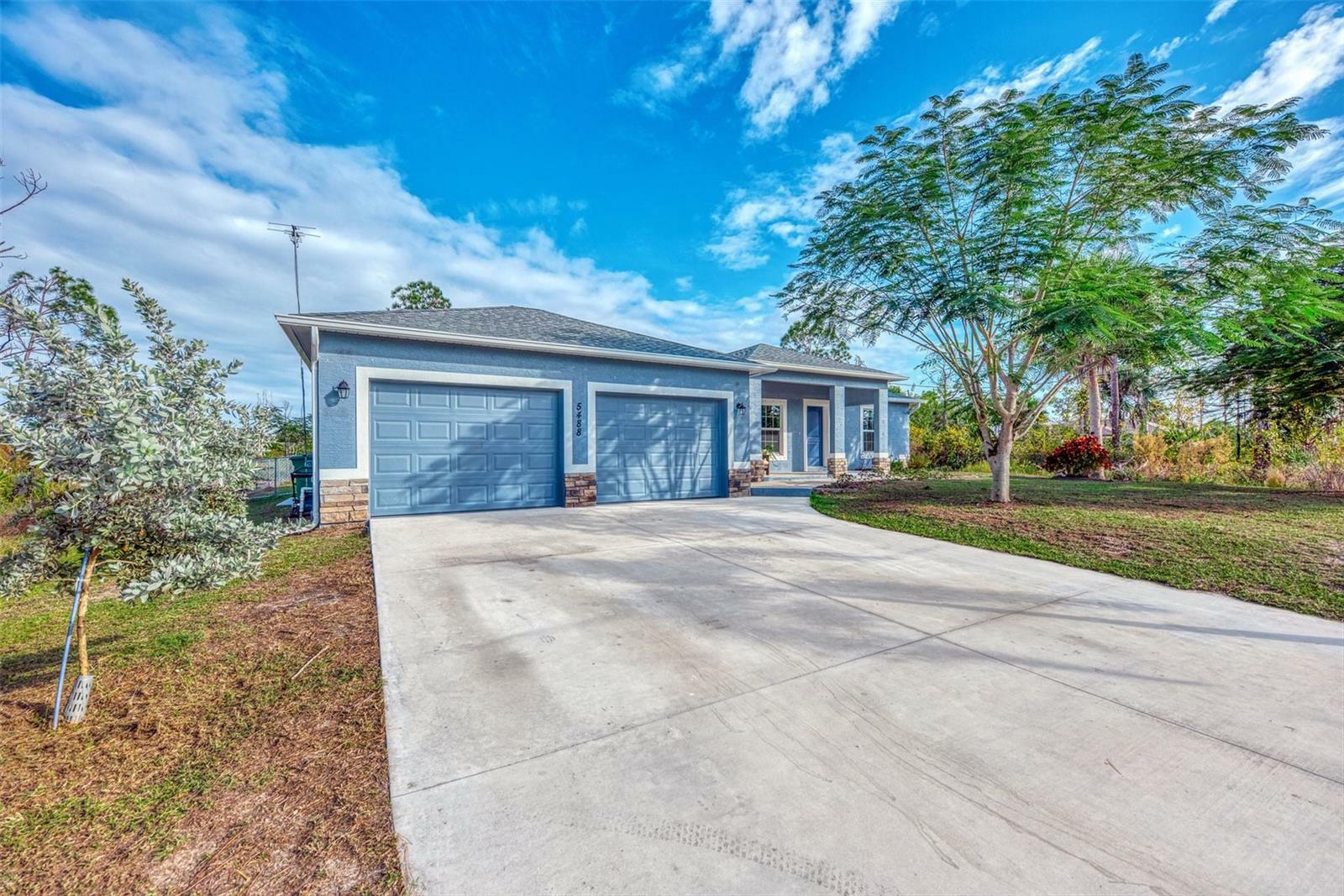 Property Photo:  5488 Hoffman Street  FL 33981 