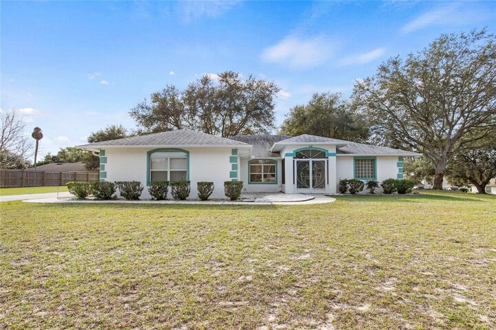 Property Photo: 820 Berryhill Circle FL 34731