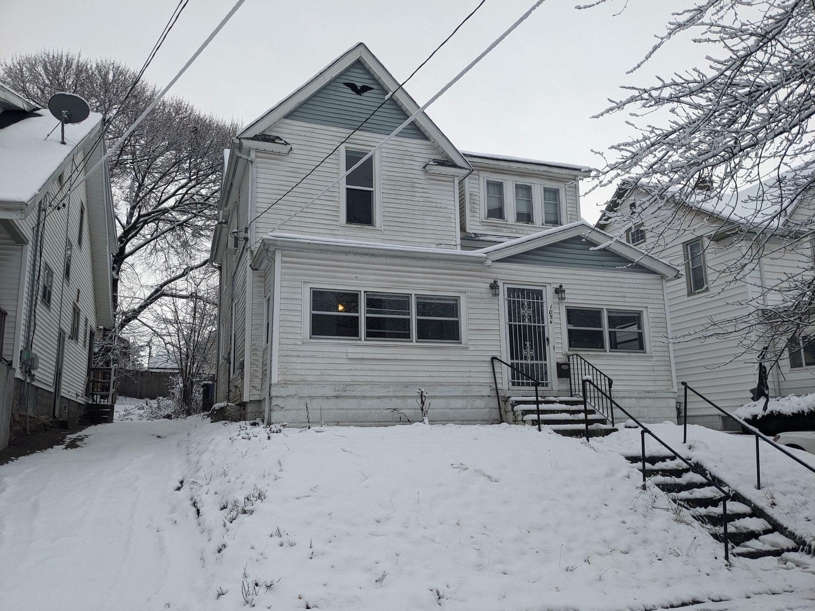 Property Photo:  1054 Dunham Street SE  MI 49506 