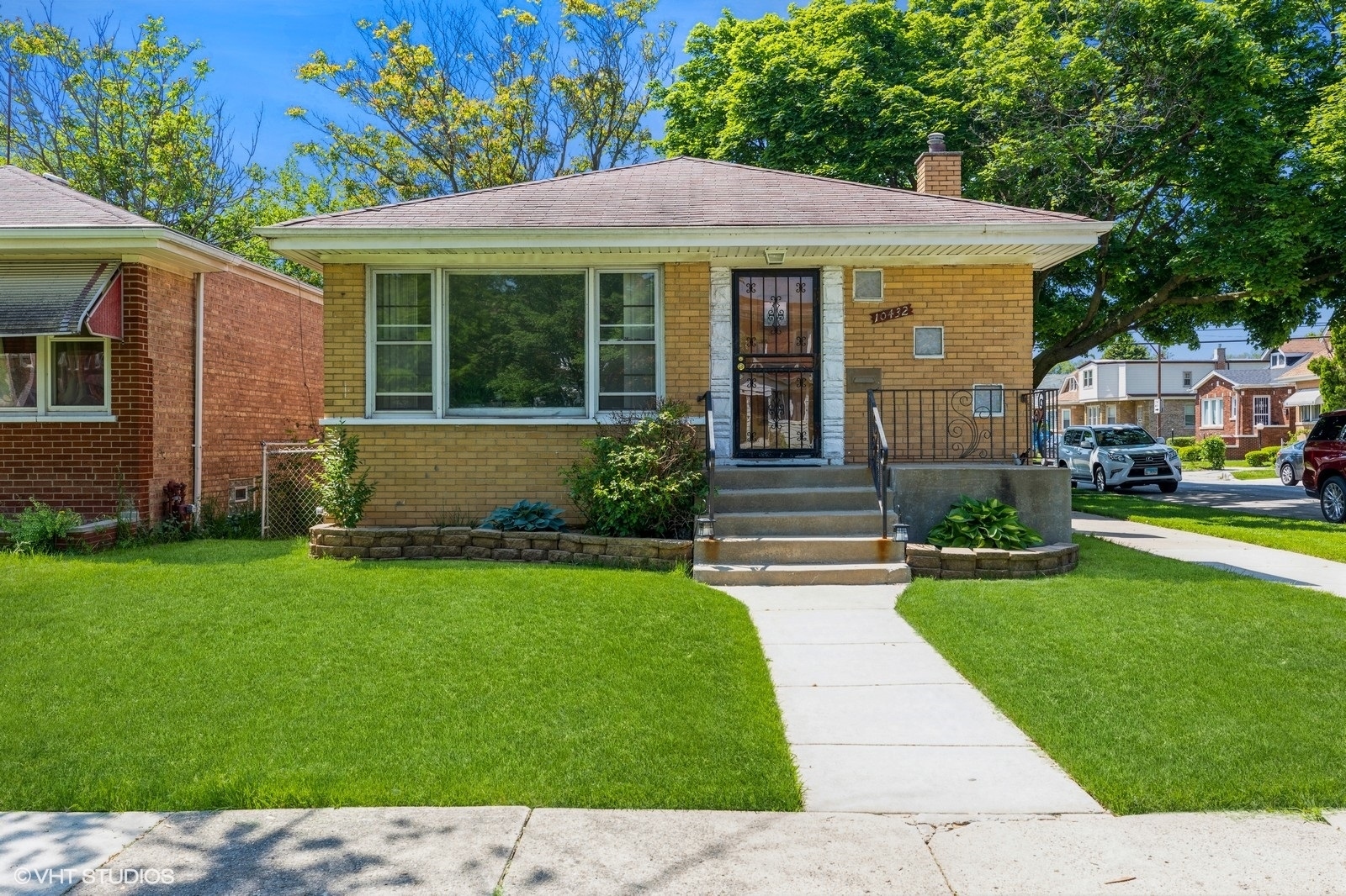 Property Photo: 10432 S Corliss Avenue IL 60628