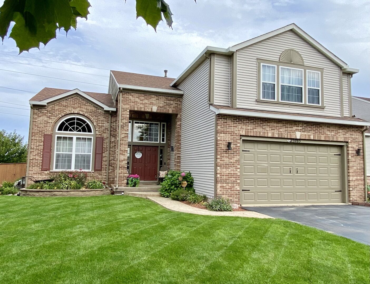 Property Photo: 25765 Red Oak Road IL 60410