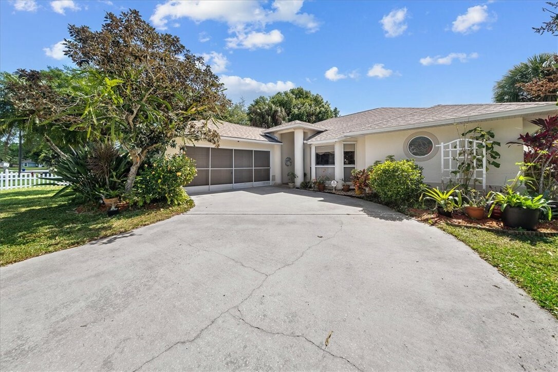 Property Photo:  534 Browning Terrace  FL 32958 