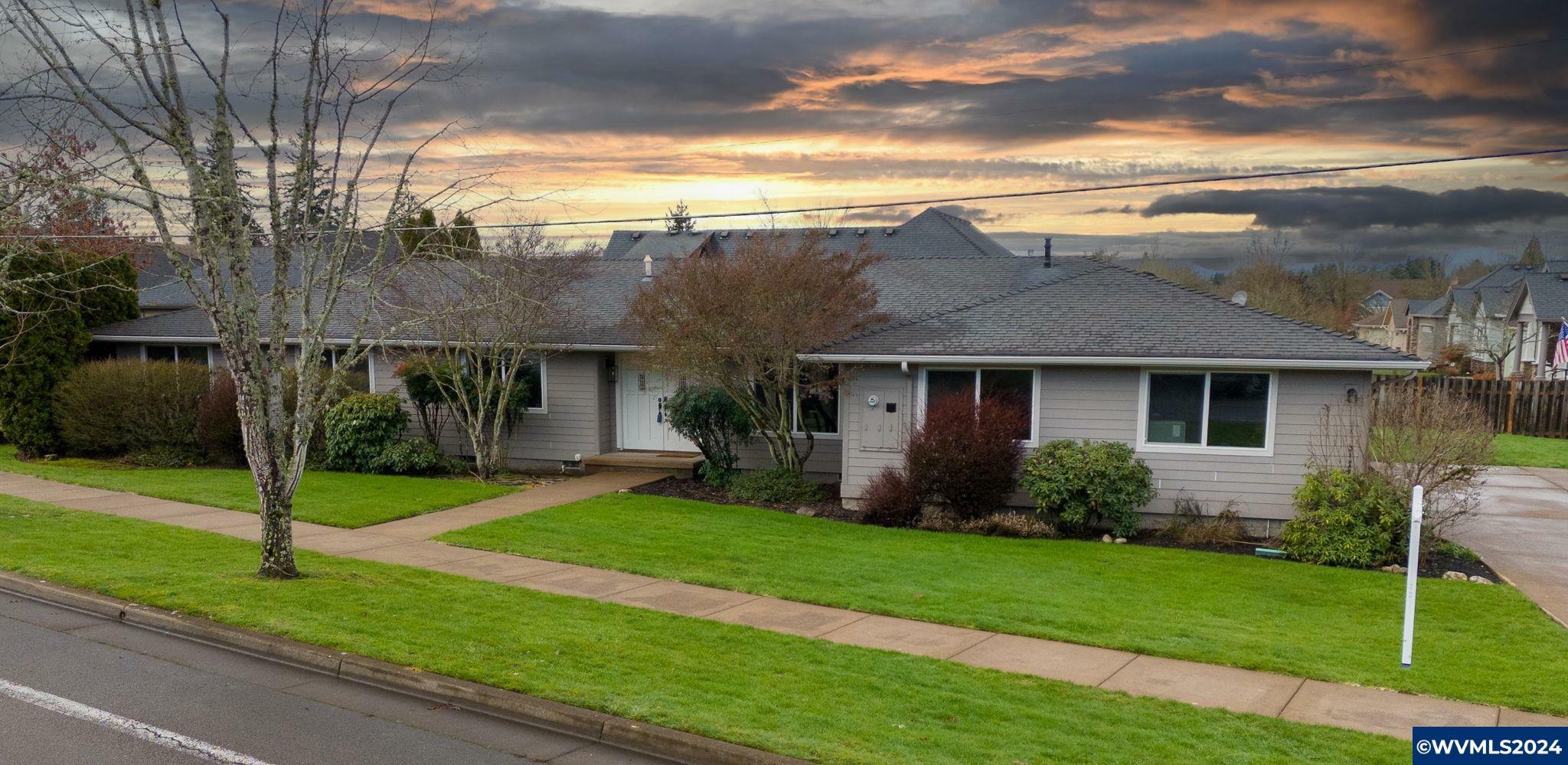 Property Photo:  2150 SW 45th St  OR 97333 