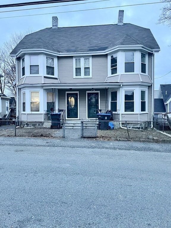 Property Photo: 5 Concord St 5 MA 01760