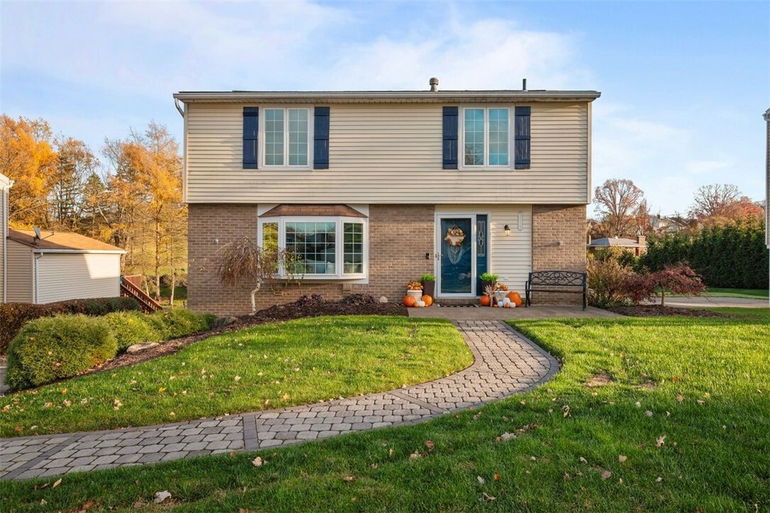 Property Photo:  1115 Crestwood Dr  PA 15642 