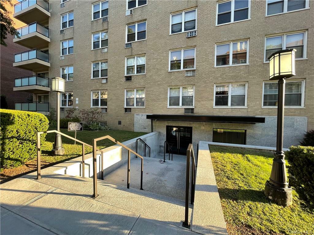 Property Photo:  377 Westchester Avenue 4N  NY 10573 