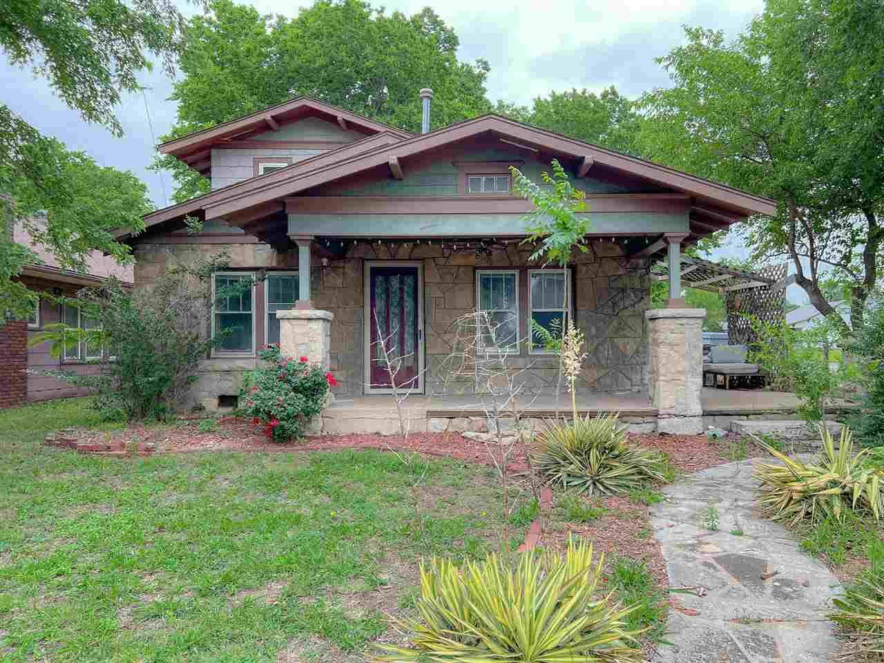 Property Photo:  401 W Otoe  OK 74601 