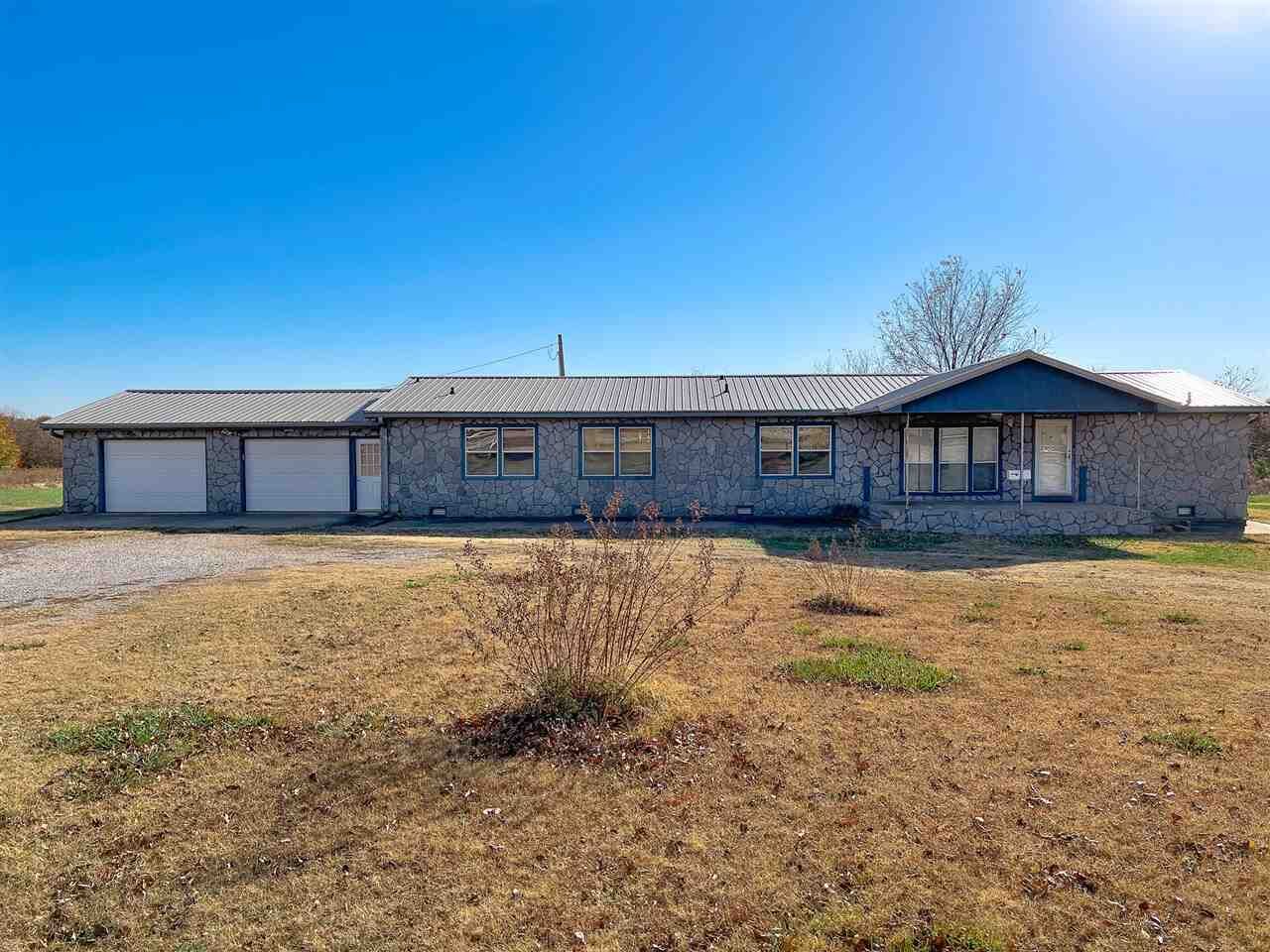 Property Photo:  1850 E Hubbard Road  OK 74604 