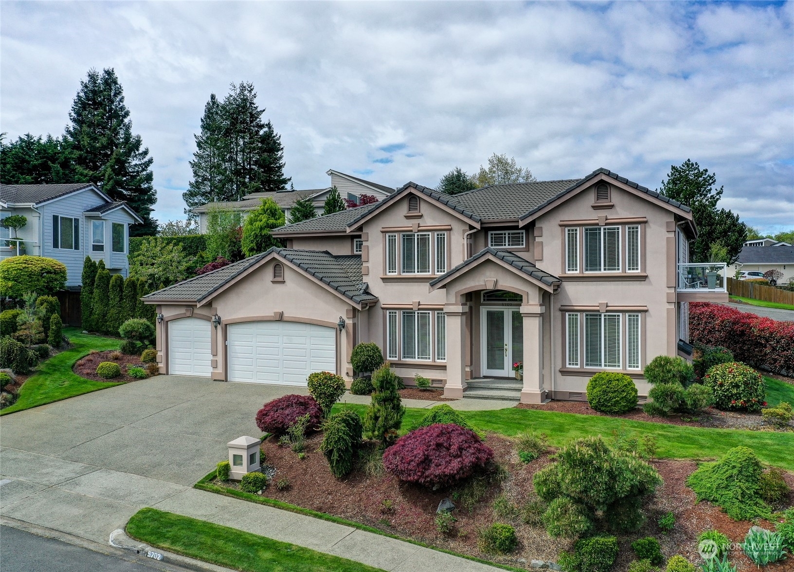 Property Photo: 5702 Ridge Drive NE WA 98422