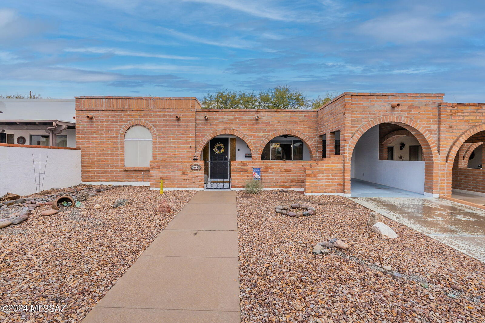 Property Photo: 262 W Los Robles AZ 85614