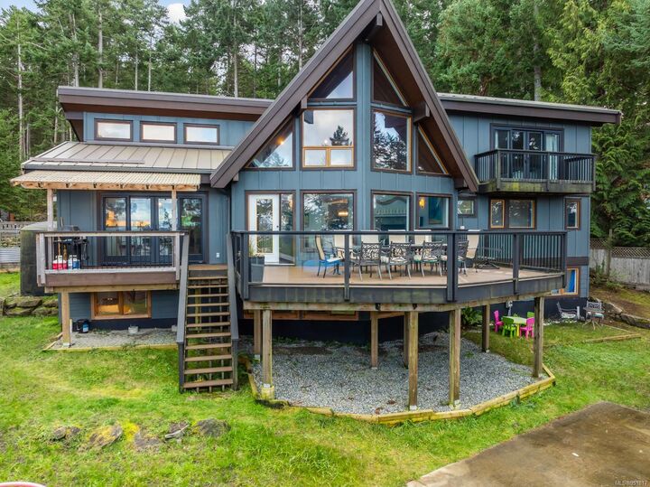 Property Photo: 868 Chichester Rd W BC V0R 1X1