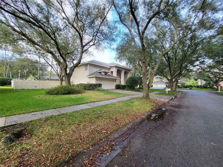 Property Photo: 8718 Hidden Green Lane FL 33647
