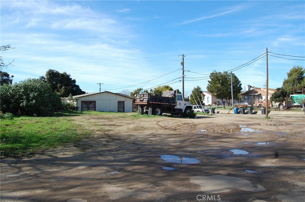 Property Photo:  2096 S Lincoln Street  CA 93458 