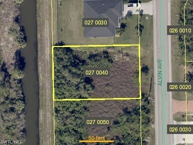 Property Photo:  921 Alvin Avenue  FL 33971 