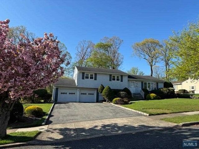 15 Mandon Drive  Wayne NJ 07470 photo