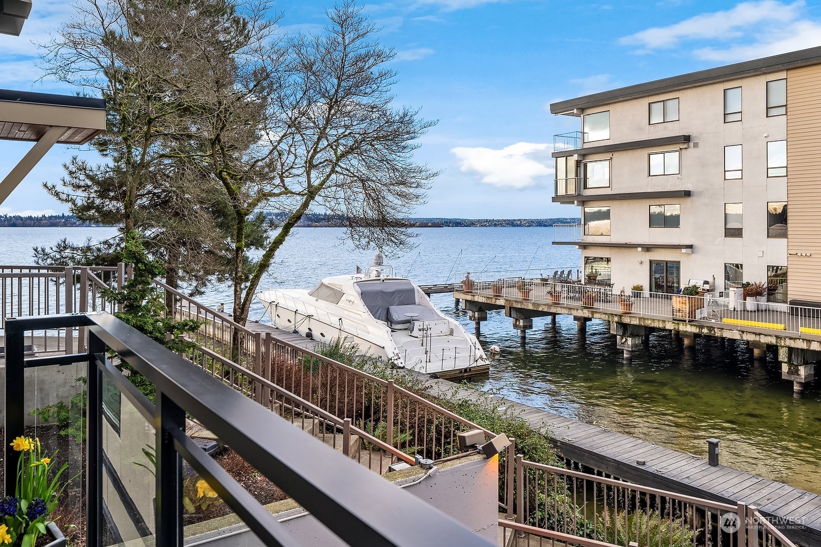 Property Photo:  6401 Lake Washington Boulevard NE 207  WA 98033 