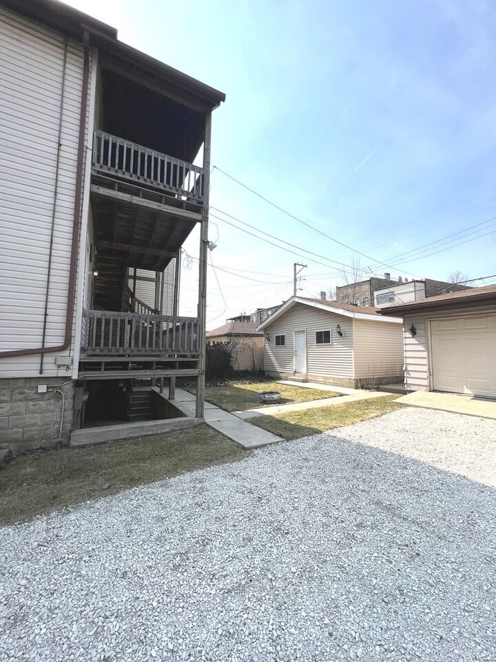Property Photo: 3322-26-28 S Parnell Avenue IL 60616